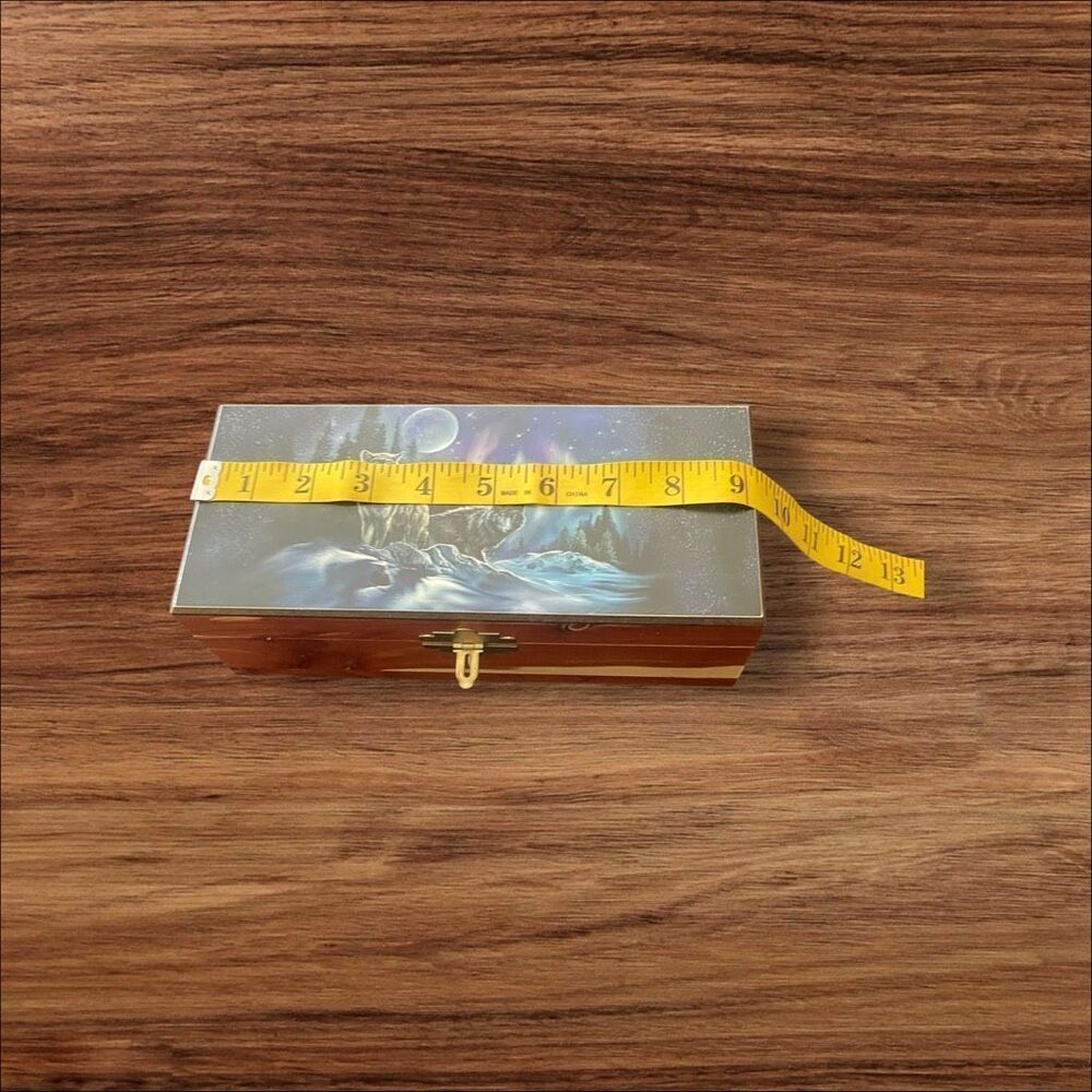 Beautiful Brown Wolves In The Moonlight Wooden Cedar Box - Picture 3 of 14
